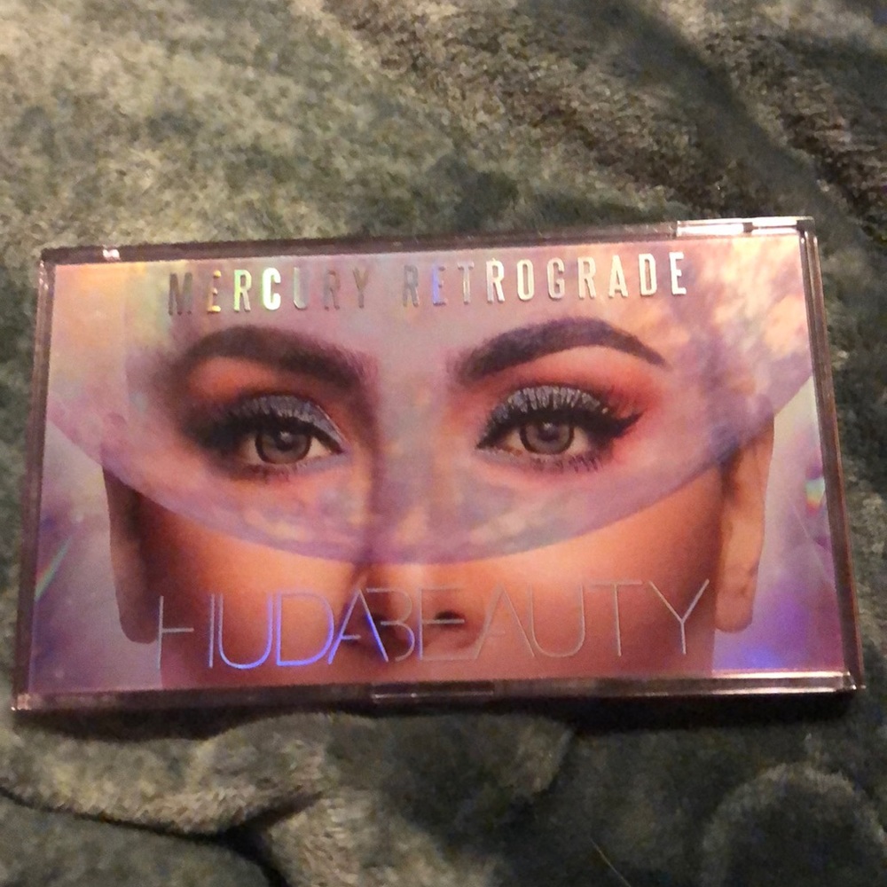 Huda Beauty Mercury Retrograde Palette